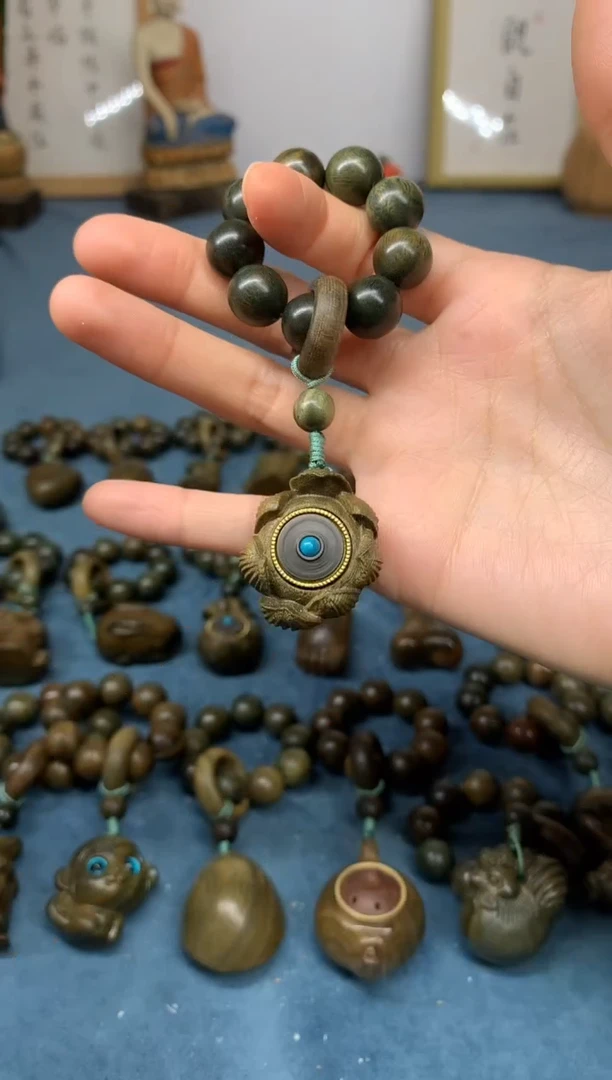 【闪购商品】维腊木（绿檀）把件好运连连 盘玩件