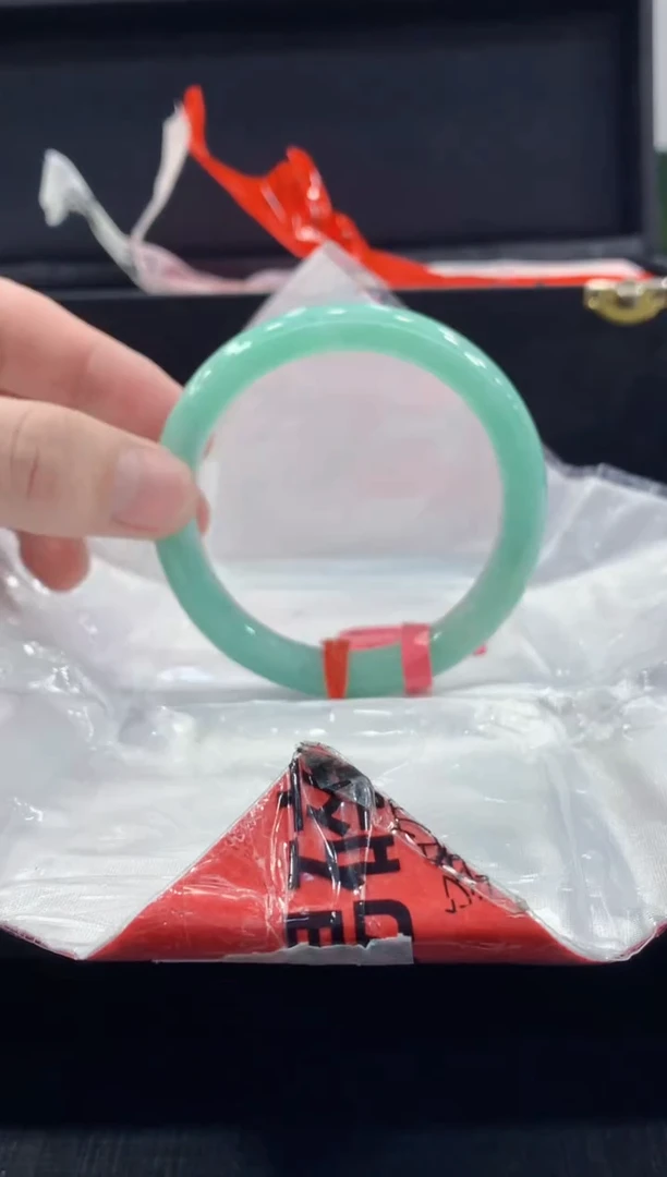 未镶嵌手镯翡翠翡翠手镯