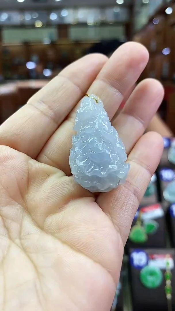 翡翠未镶嵌颈饰白菜