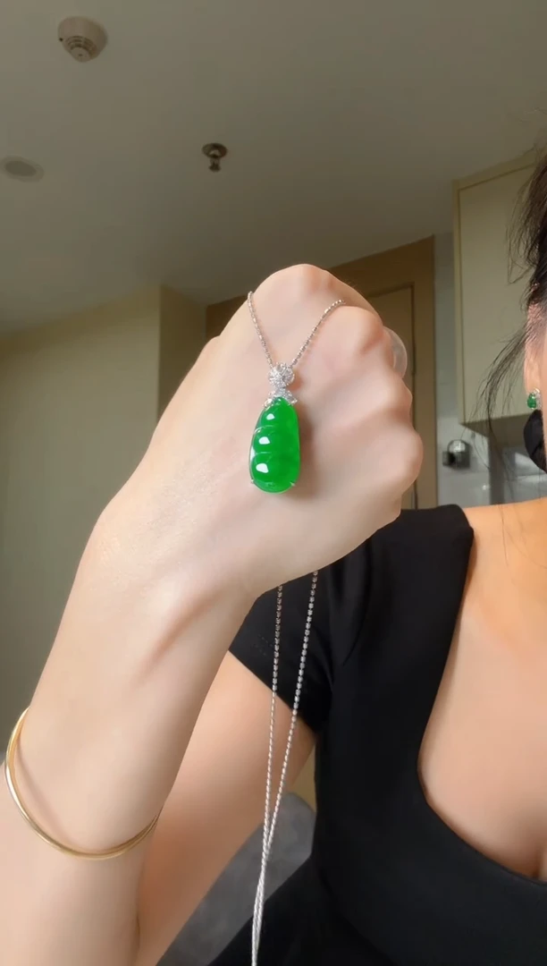 翡翠18K金镶嵌吊坠(不含链)天然翡翠吊坠