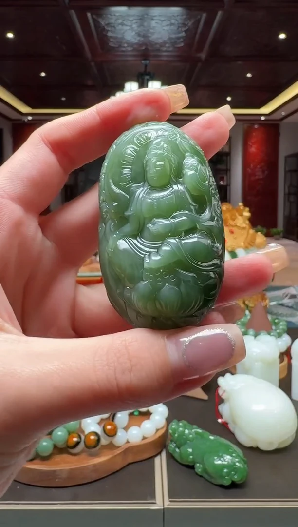 未镶嵌和田玉挂件by