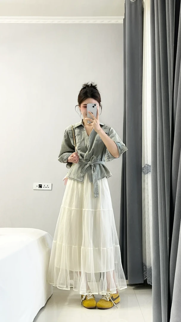 2025夏季新款韩系穿搭高级感牛仔衬衫上衣搭配高腰半身裙两件套女