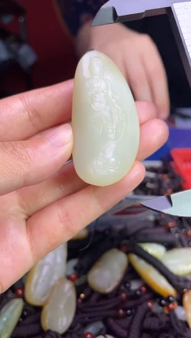 未镶嵌和田玉挂件1