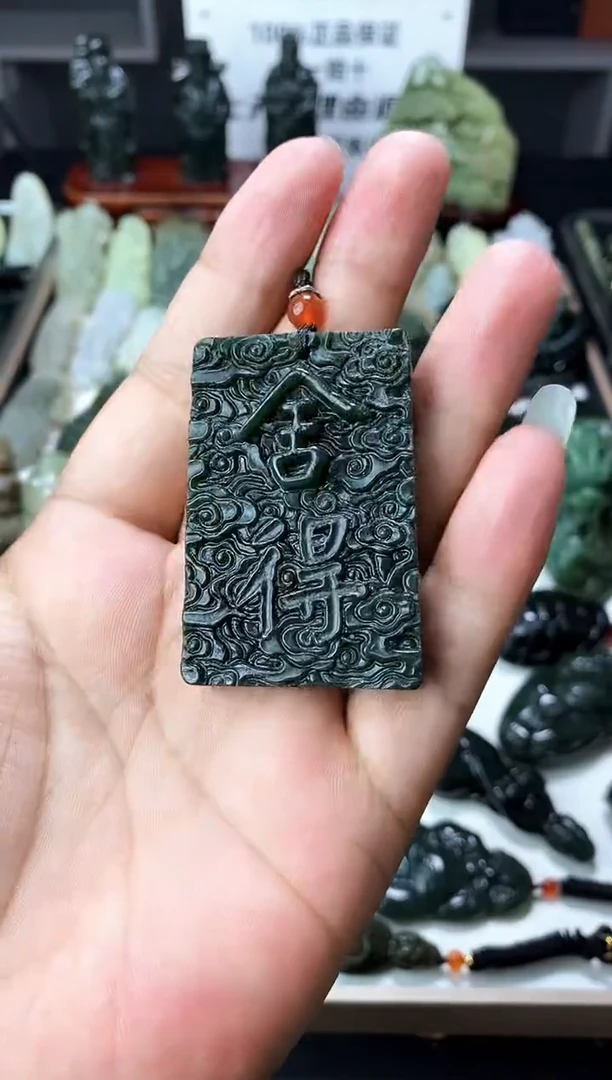 颈饰未镶嵌和田玉1