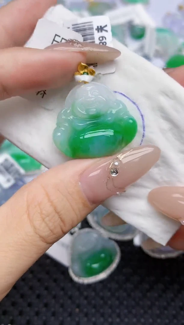 颈饰18K金镶嵌翡翠219   天然翡翠A货  百元以上9米证书费自理