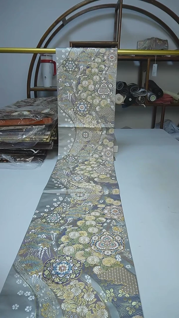 织绣1西阵织六通宝相花