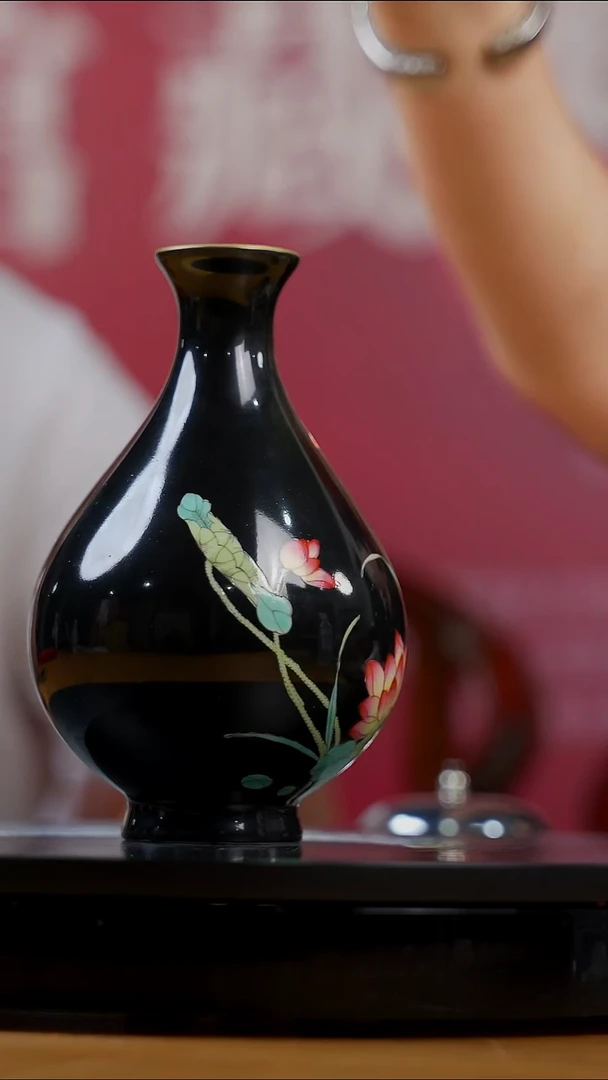 摆件景德镇陶瓷乌金釉玉壶春瓶