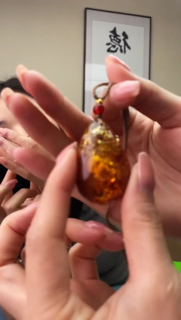 琥珀未镶嵌珠宝奇石T0假一罚十多样性发其一