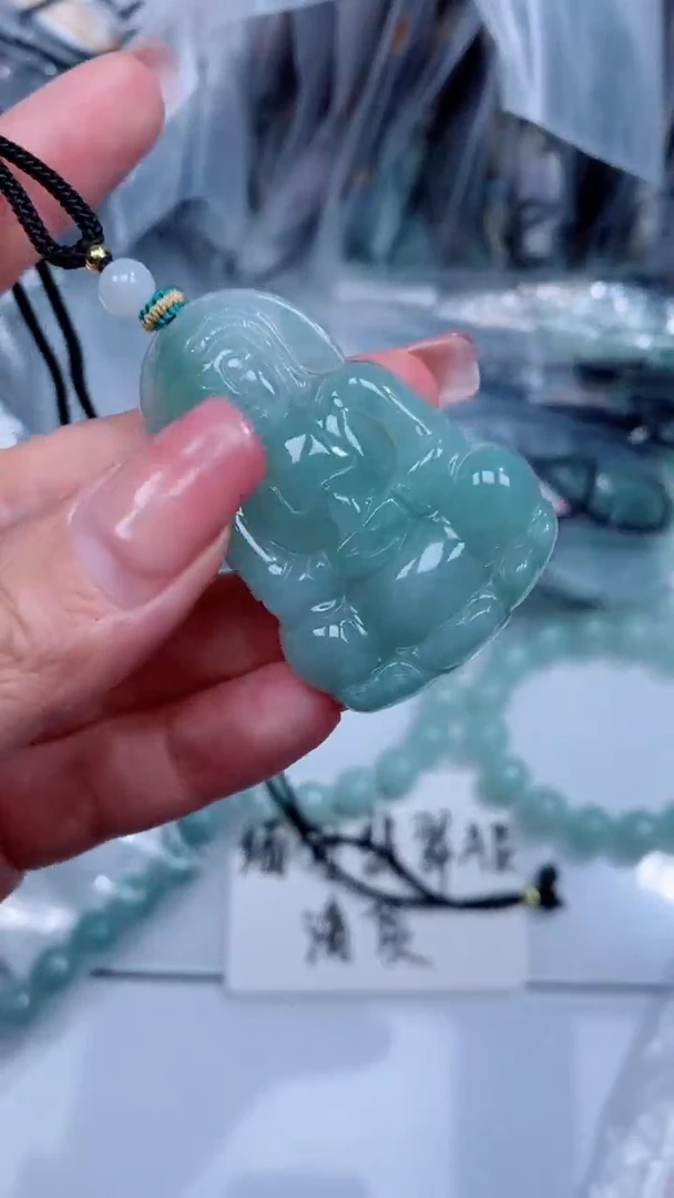 翡翠未镶嵌颈饰吊坠