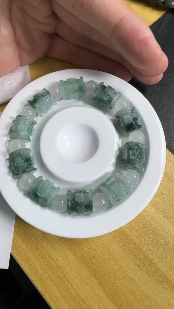 定制翡翠未镶嵌杨****i【闪购商品】 定制翡翠