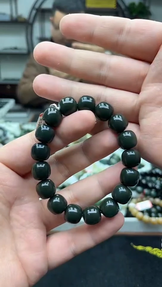 未镶嵌手串和田玉纯天然新疆沙枣青13军绿