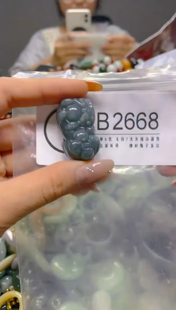 颈饰未镶嵌翡翠/P/翡翠A货，一件也是批发价