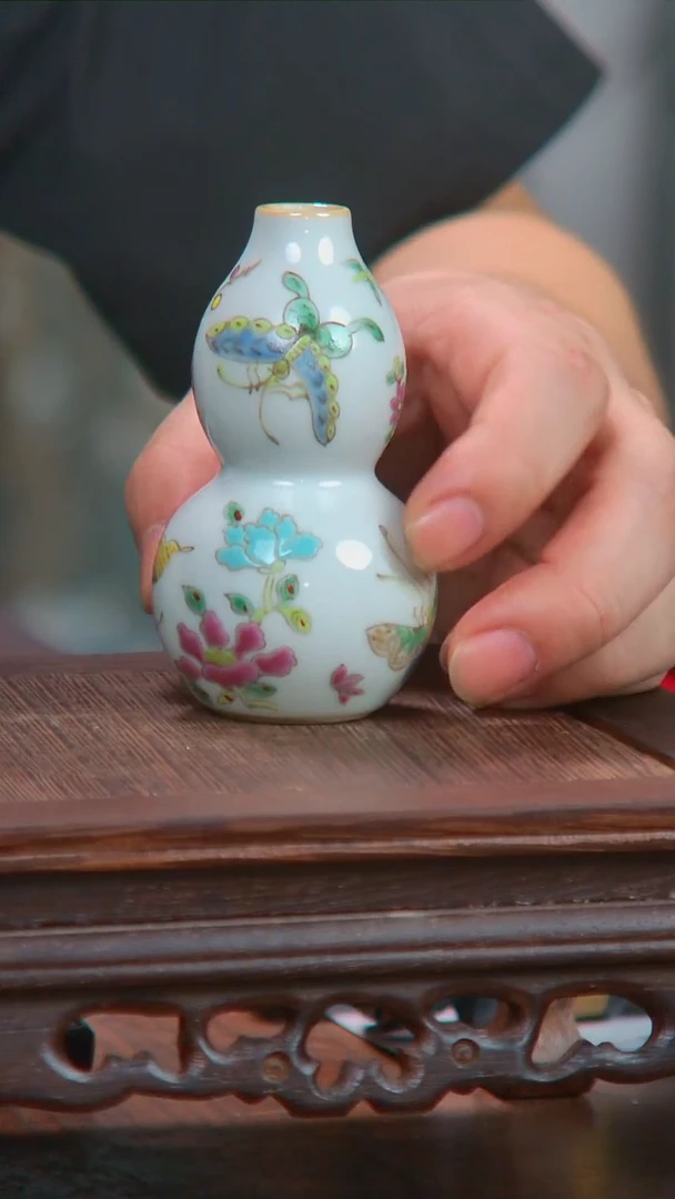 央博文化交流瓷器葫芦蝶恋花