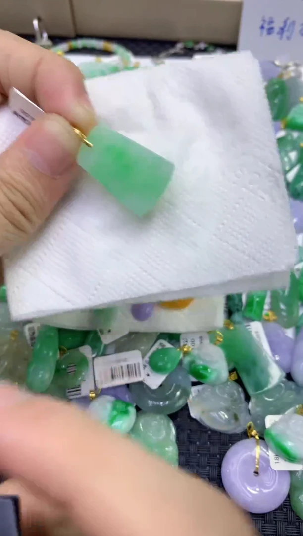 颈饰未镶嵌翡翠天然缅甸A货翡翠