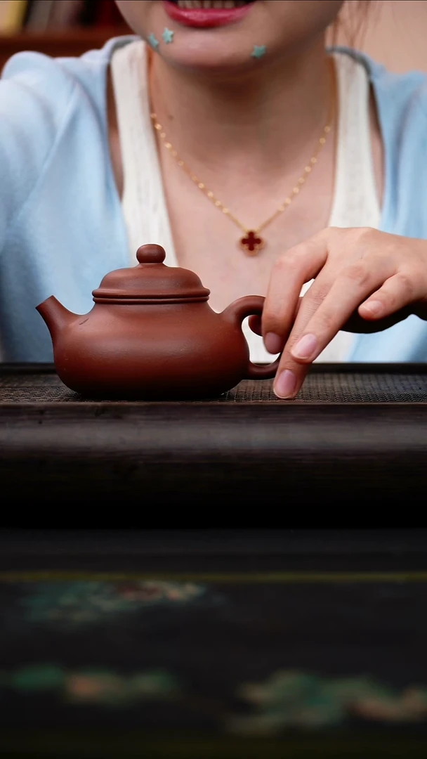 茶壶紫砂底槽青 容天壶