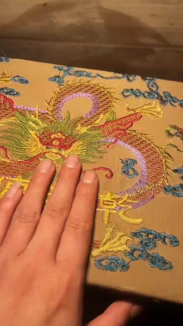 木【闪购商品】高端精美开黄龙刺绣盒一件链接