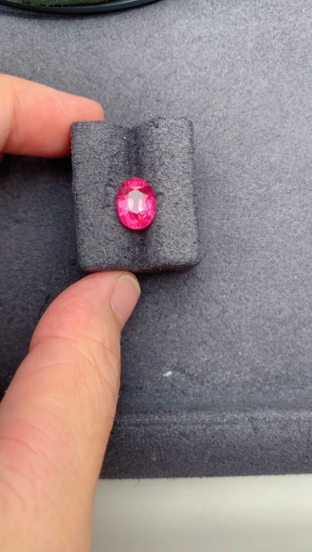 裸石未镶嵌尖晶石3.2ct粉尖晶  BE