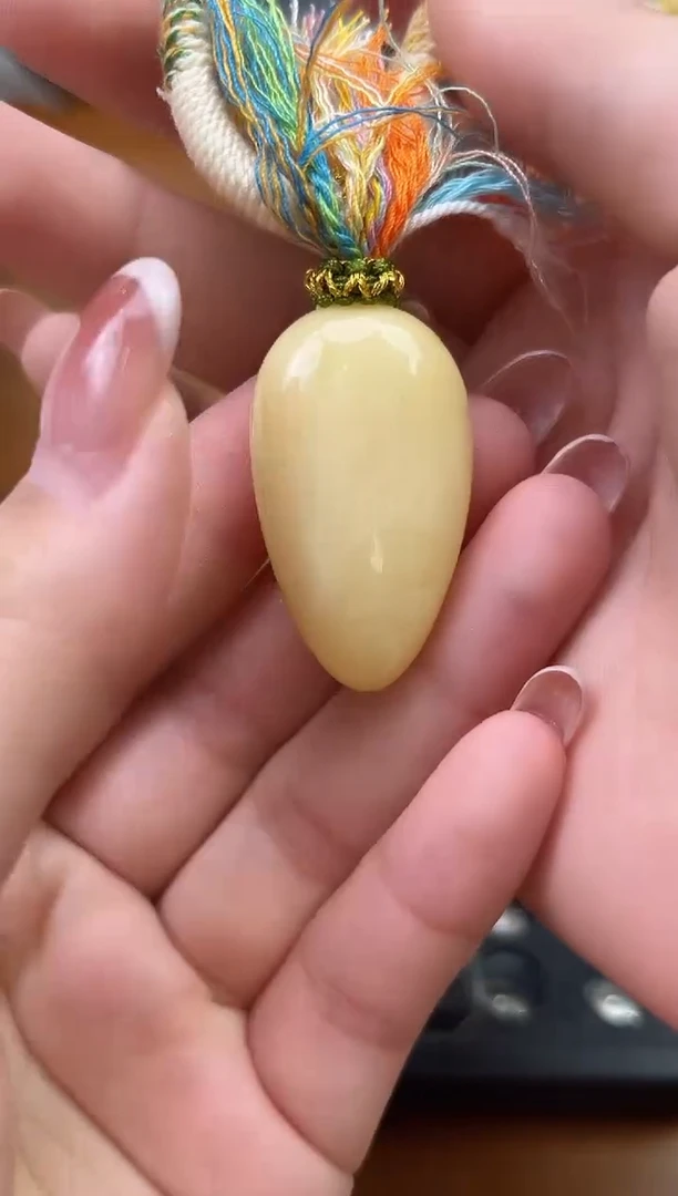 未镶嵌琥珀裸石琥珀蜜蜡吊坠