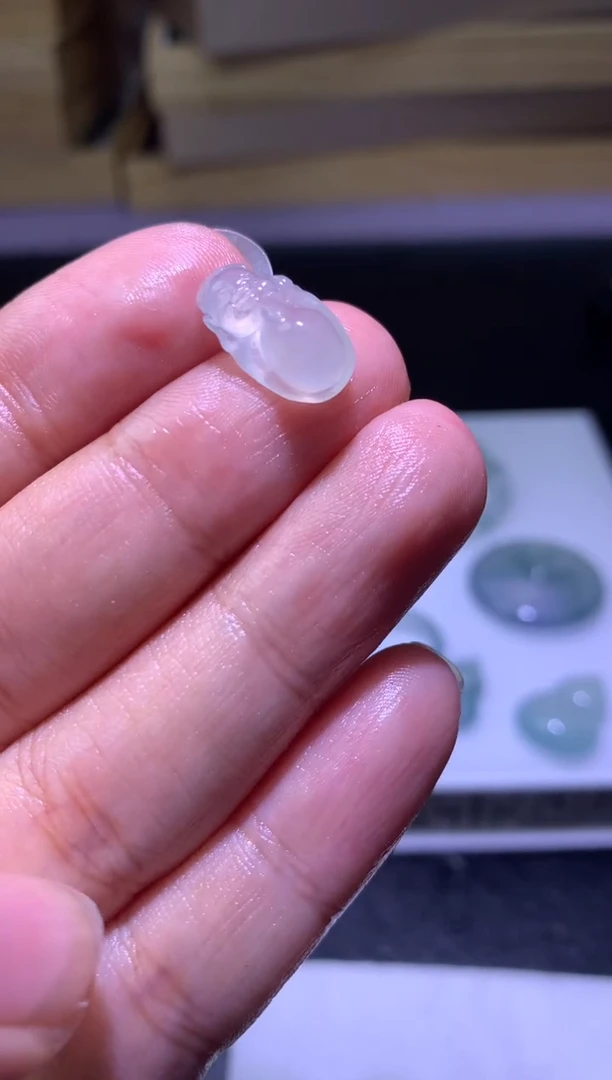 未镶嵌定制翡翠毛货