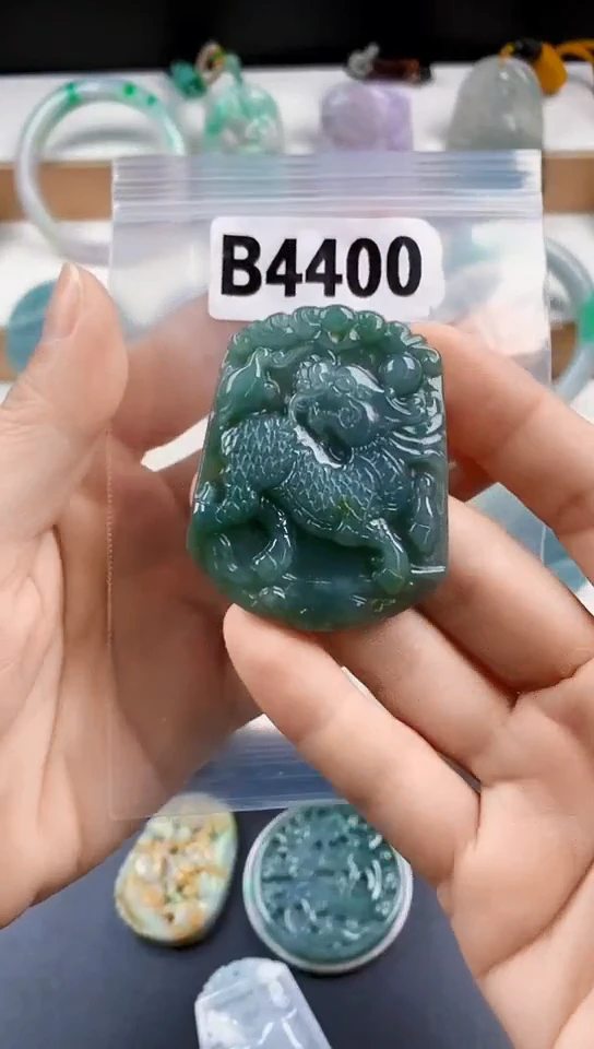 颈饰未镶嵌翡翠天然翡翠吊坠挂件