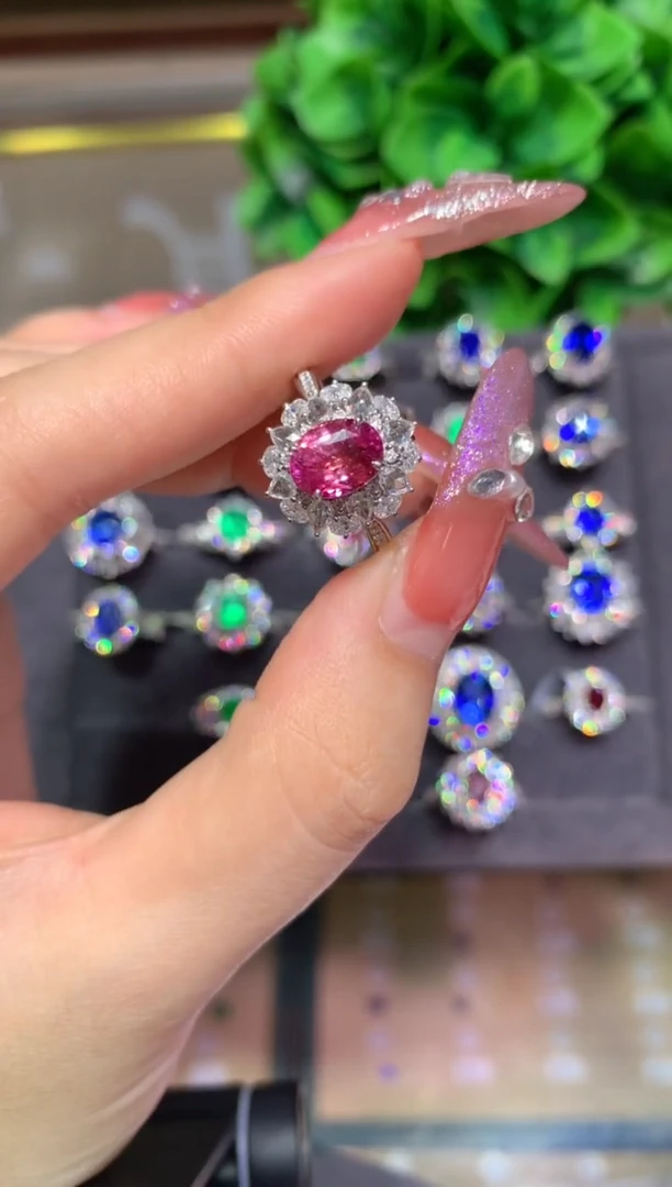 戒指彩色蓝宝石18K金镶嵌2.03CT
