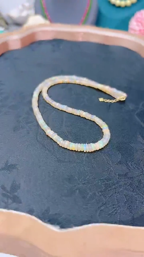 欧泊18K金镶嵌颈饰黄399