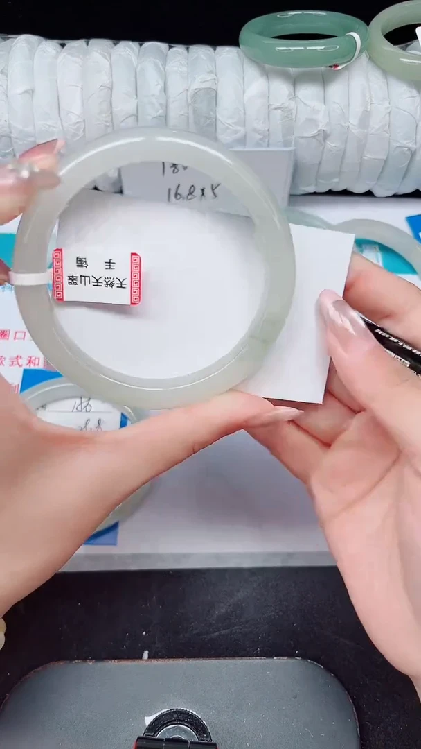 未镶嵌手镯石英质玉157-62/63