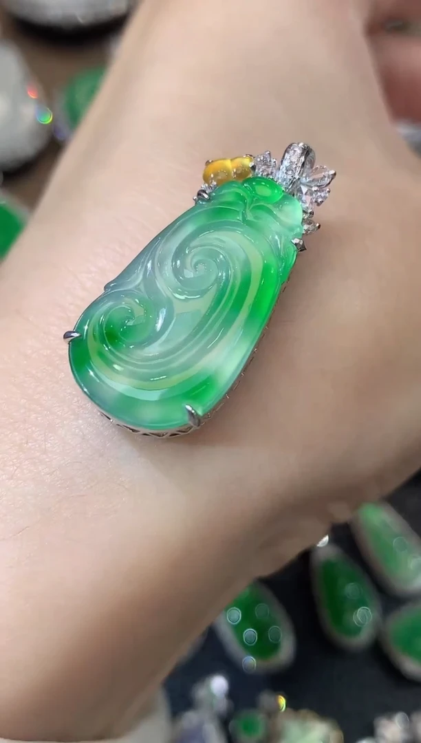 吊坠(不含链)18K金镶嵌翡翠C20 多样性发一件