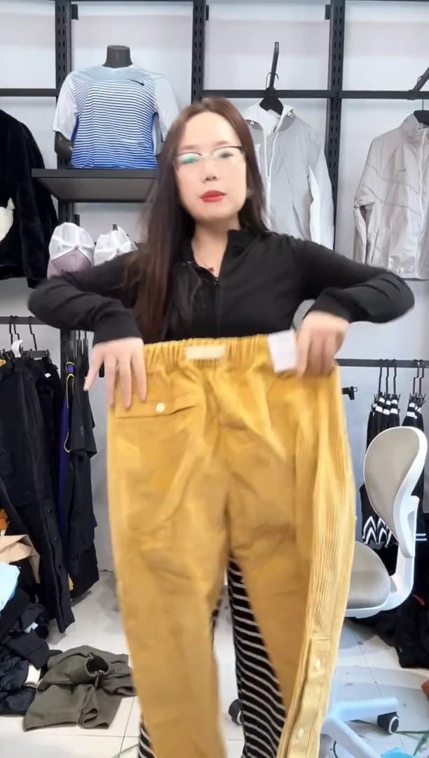 2682编码  瑕疵直播间过款为准 尺码170