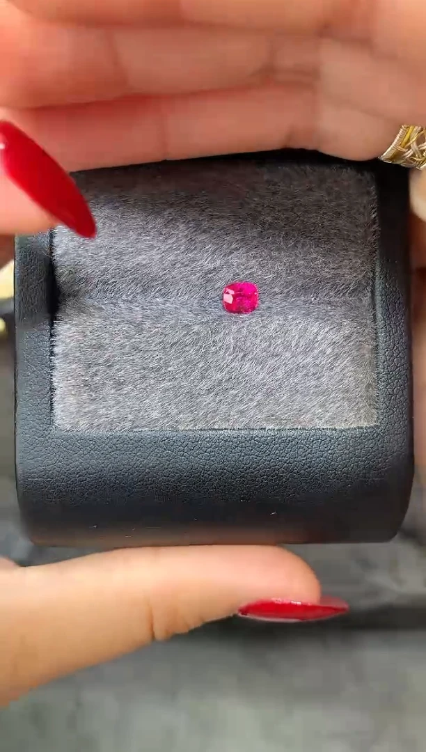 定制尖晶石裸石未镶嵌枕型 绝地武士 0.52ct
