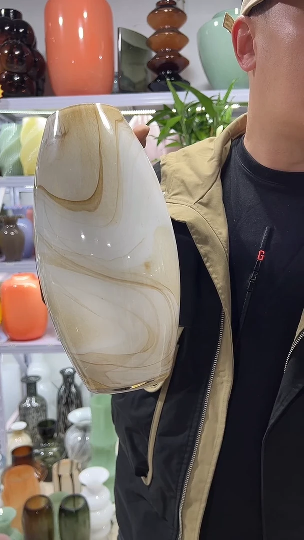 黄白勾丝水墨花瓶微瑕介意勿拍