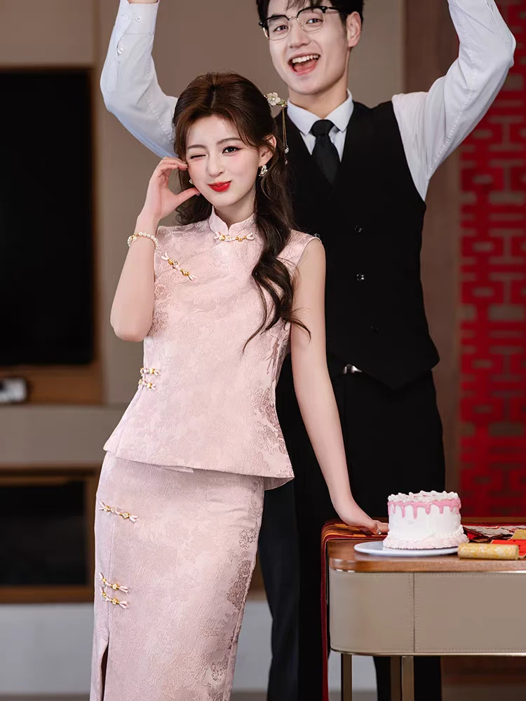 粉色旗袍新中式定婚礼服绣花订婚中国风修身时尚连衣裙礼服裙