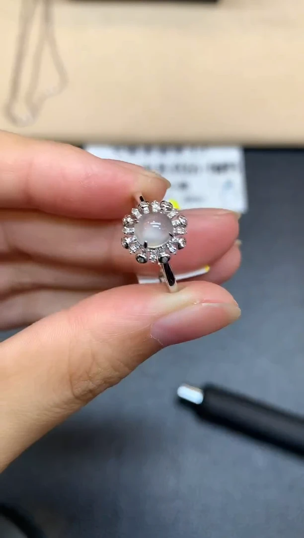 18K金镶嵌戒指翡翠蛋面【无服务费