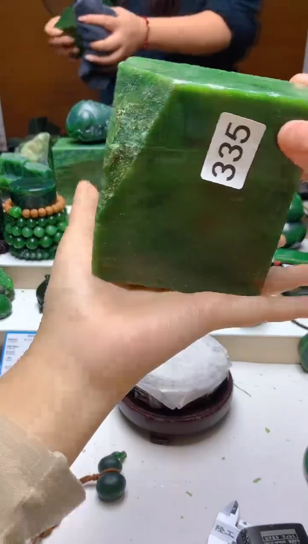 未镶嵌和田玉（碧玉）珠宝半成品0