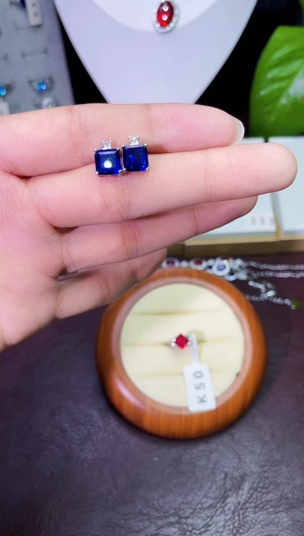 合金合成钻石耳饰蓝宝耳钉