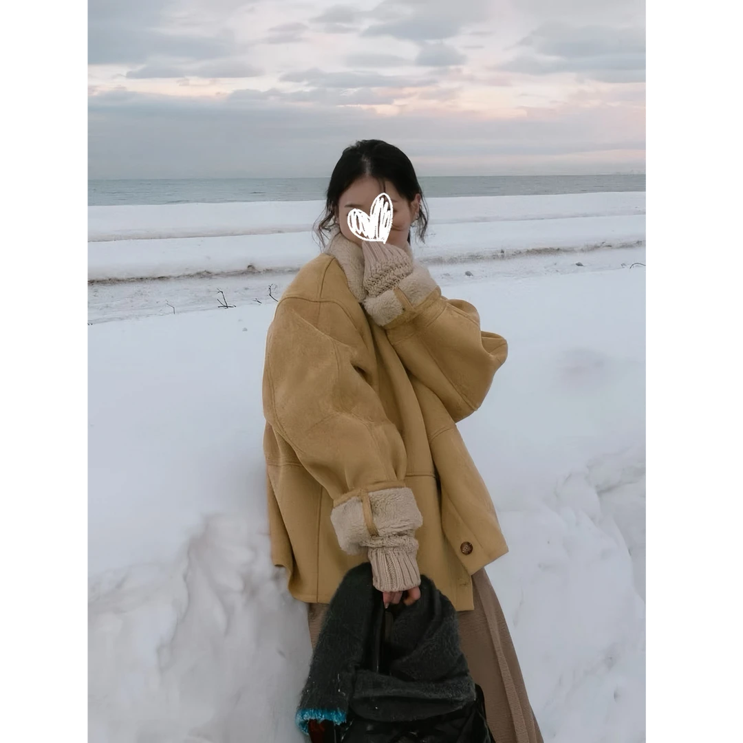 独特超好看皮毛一体羊羔毛外套女2025冬新款秋冬短款小个子