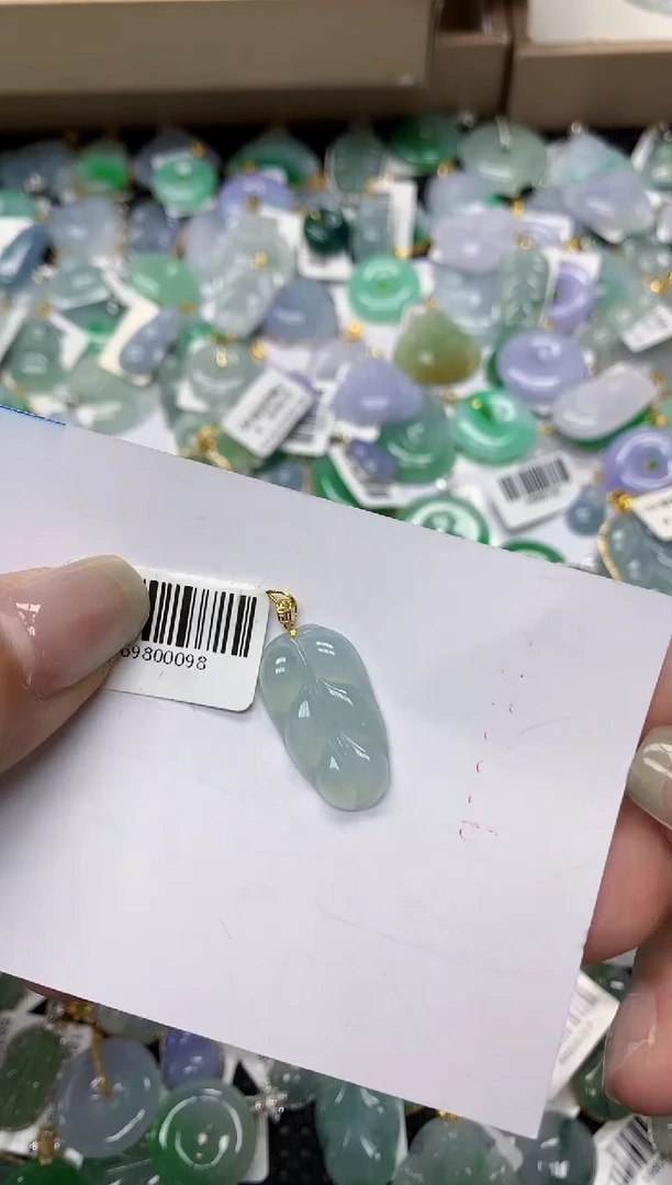 颈饰18K金镶嵌翡翠11111111111