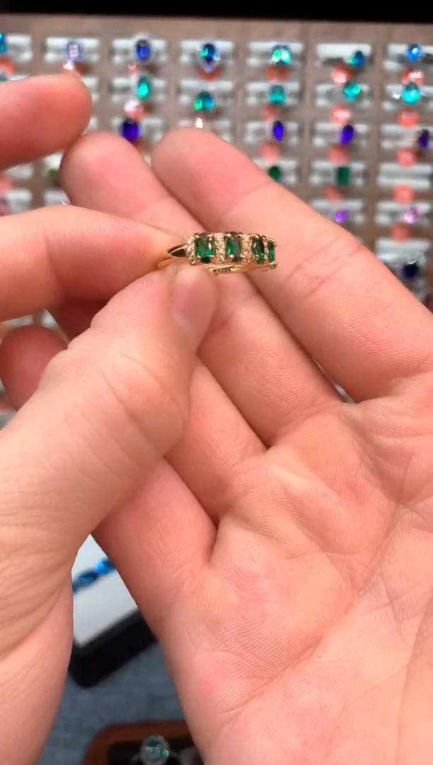 银S925镶嵌透辉石戒指......