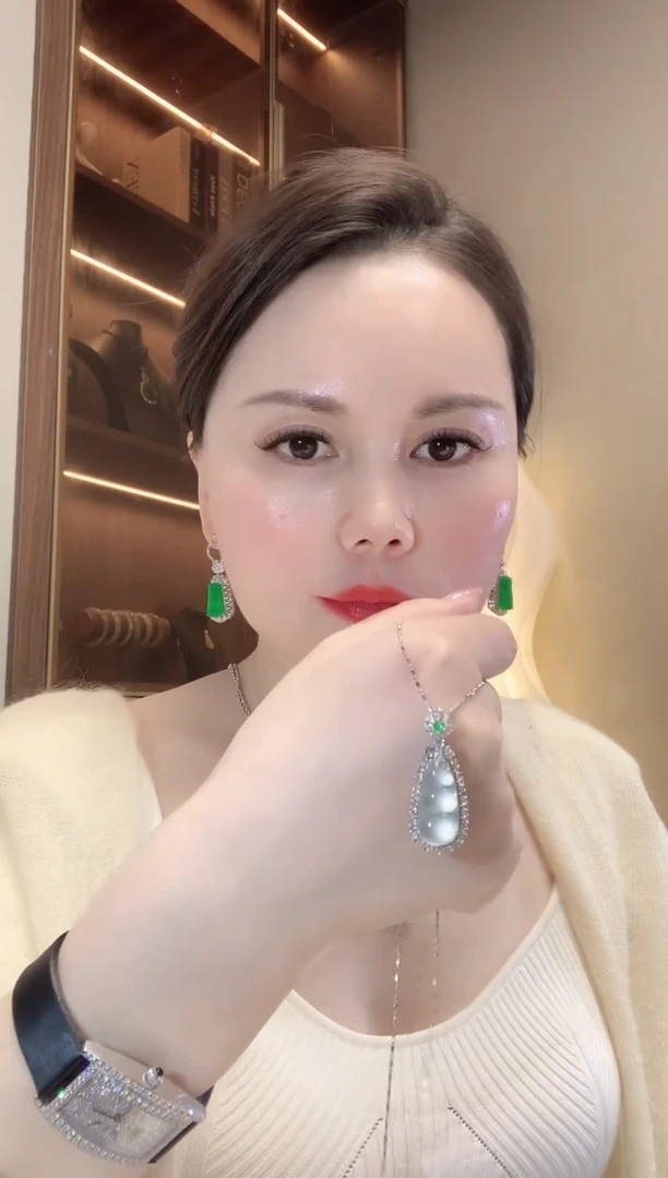 【闪购商品】翡翠吊坠(不含链)18K金镶嵌W28