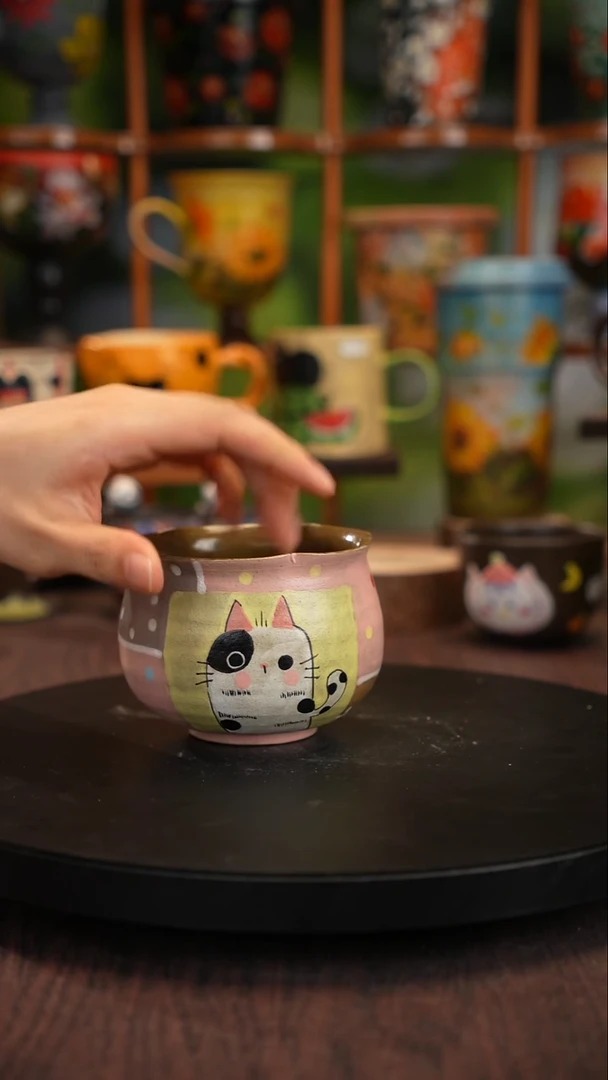 景德镇釉下彩手绘脏脏杯