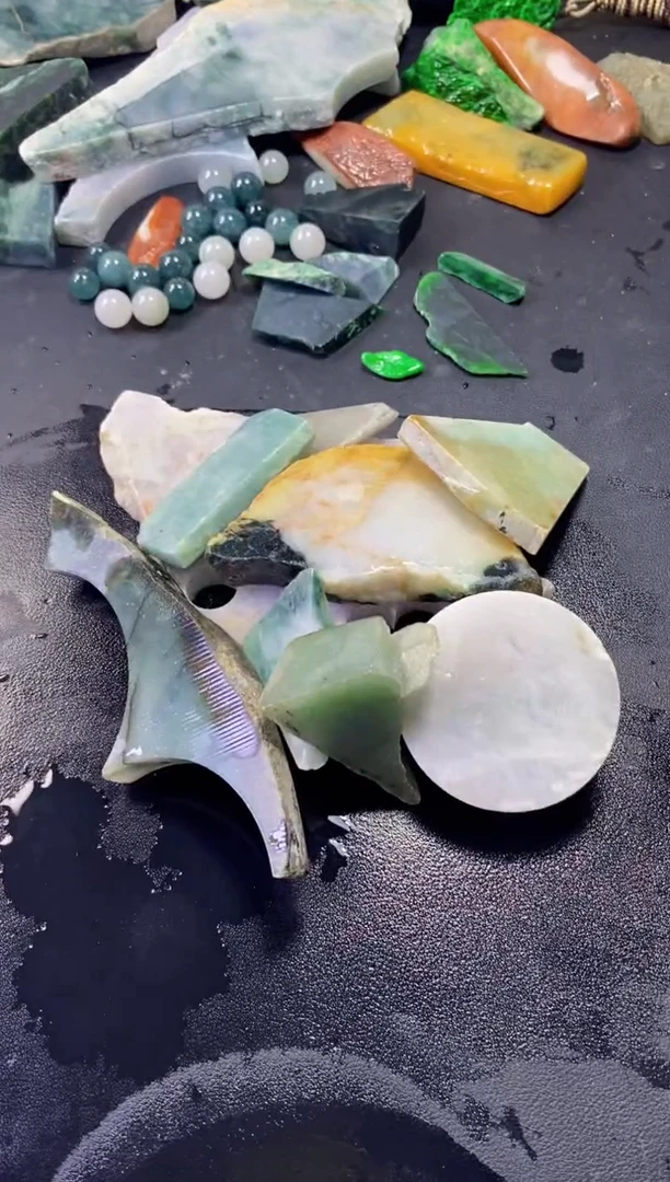 翡翠未镶嵌颈饰030天然翡翠