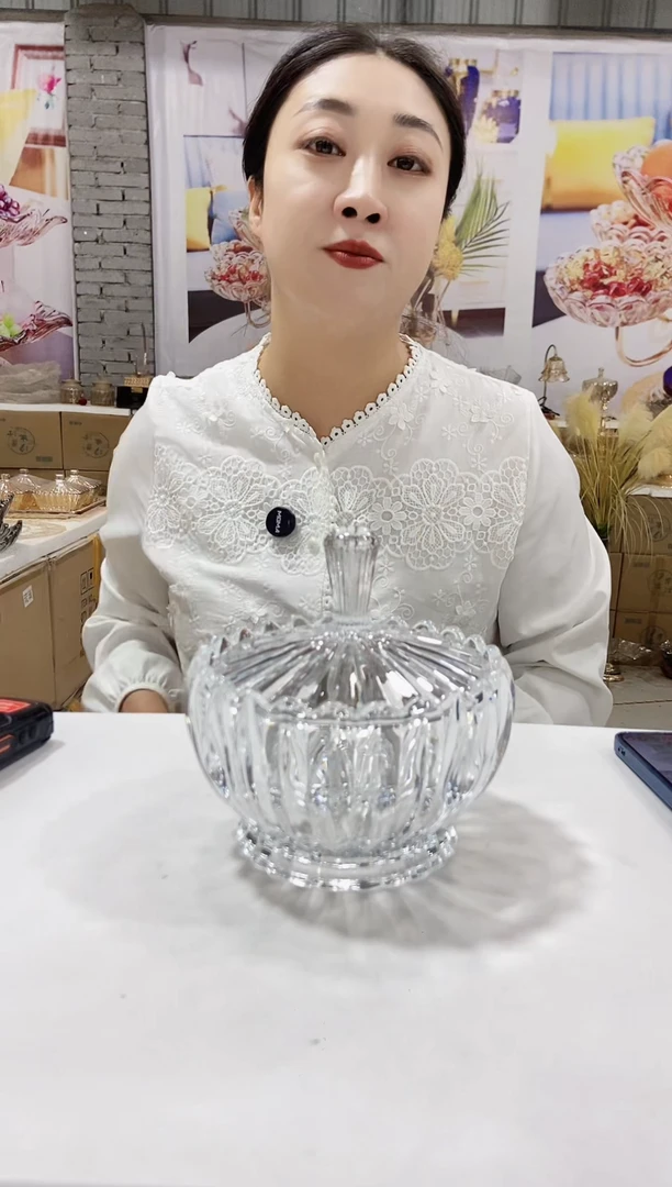 加厚透明莲花糖果罐一个