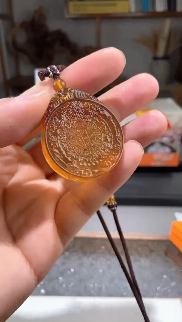 琥珀颈饰未镶嵌金棕双色珀九宫八卦