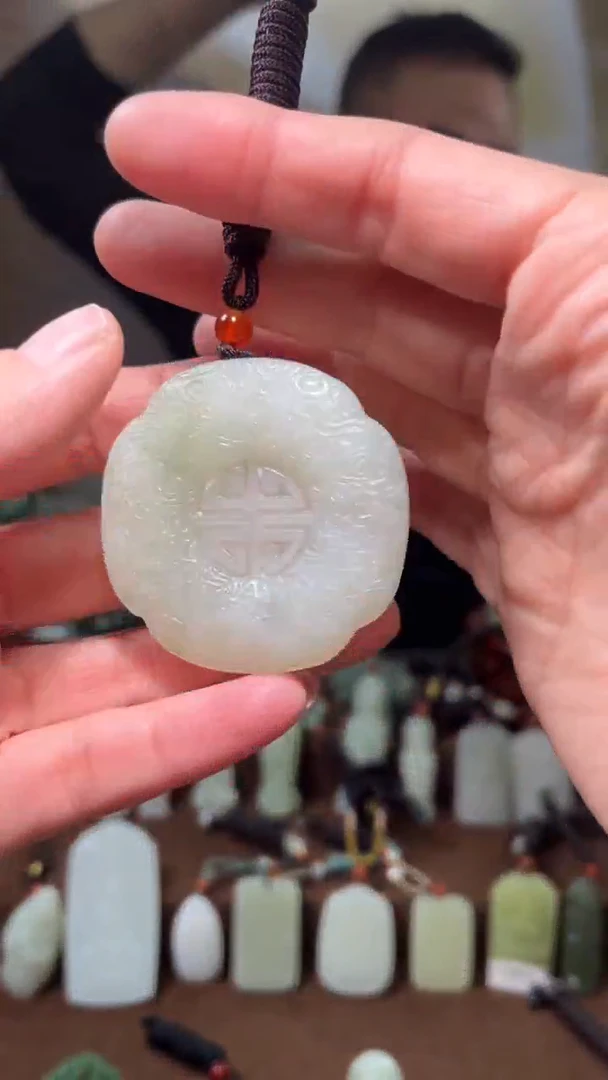 颈饰未镶嵌和田玉·