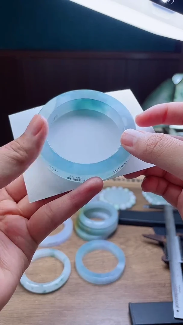 定制翡翠手镯未镶嵌定制