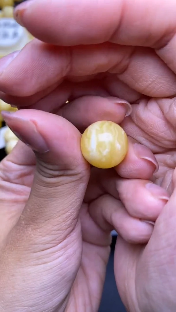 裸石琥珀未镶嵌大小姐珠宝100