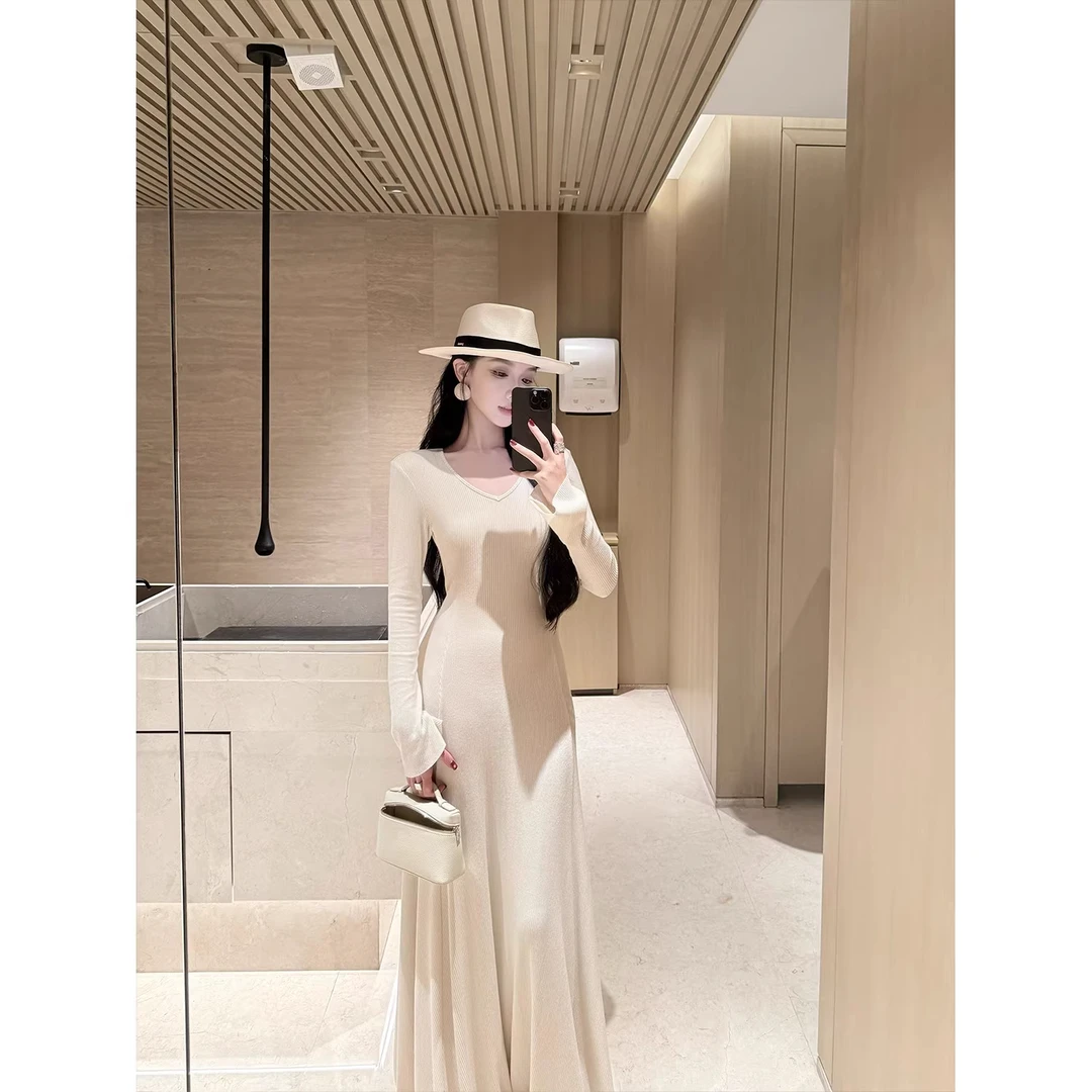 【珍珠少女】长袖连衣裙女2025新款秋高级感内搭针织裙