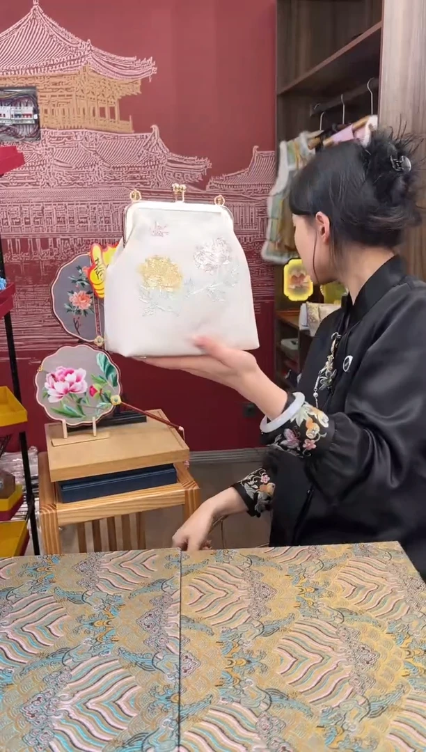 【闪购商品】刺绣 刺绣打籽绣苏绣手工刺绣包包