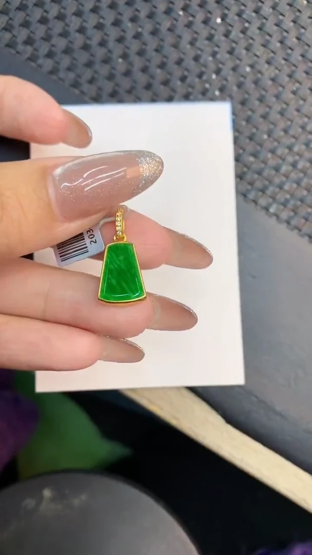 颈饰未镶嵌翡翠1