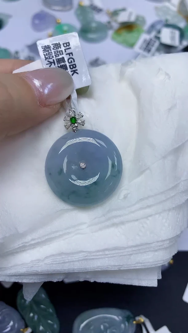 翡翠18K金镶嵌颈饰天然缅甸翡翠A货